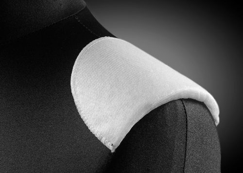 Wkłady barkowe, poduszki barkowe, wypełnienia kuli rękawa z włókniny oraz pianki. Proste profilowane, reglanowe, softy, Igłowane lub fastrygowane.