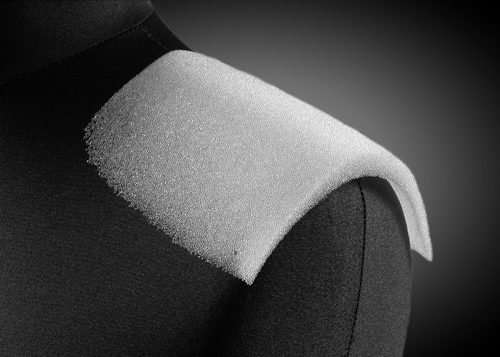 Wkłady barkowe, poduszki barkowe, wypełnienia kuli rękawa z włókniny oraz pianki. Proste profilowane, reglanowe, softy, Igłowane lub fastrygowane.